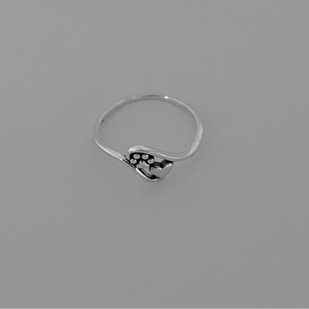 Sterling silver small heart and paw ring, silver paw ring, silver heart ring - Picture 4 of 8